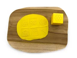 Otiskovací kostka včelí